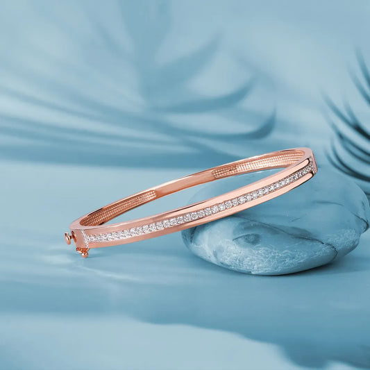 Shimmering Gold and Lab Diamond Crown Star Bracelet