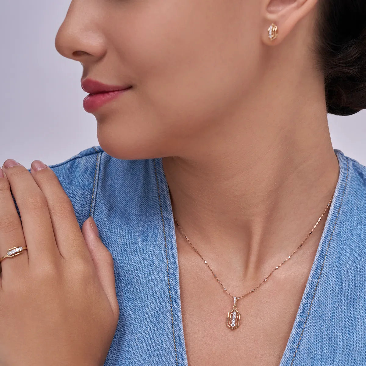 Geometric Diamond Frame Pendant